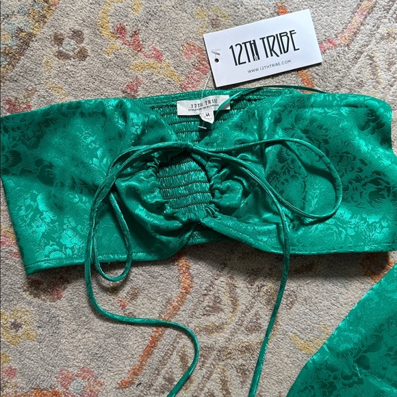 12th Tribe Emerald Satin Top 3 piece set - Picture 2 of 4